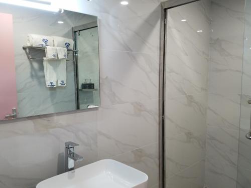 Sapphire hotel Silom Bangkok 蓝宝石曼谷酒店 - image 5