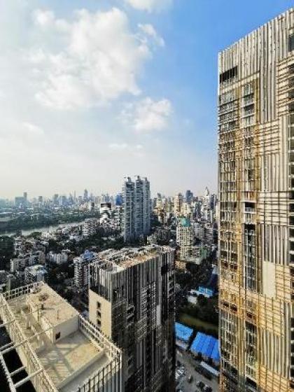 Rooftop pool gym luxury bathtube   1BR 741 @BTS - image 11