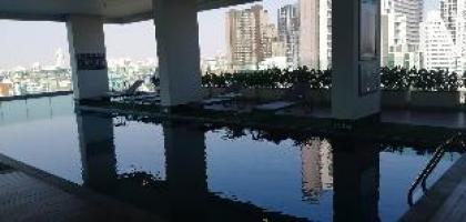 Nice swimming pool and working room - image 7