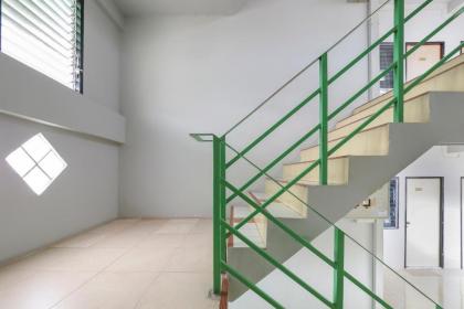 OYO 471 Sunshine Apartment - image 9
