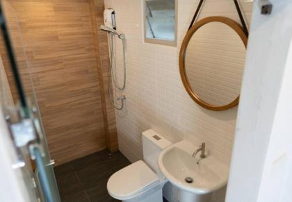 Malades House - image 12