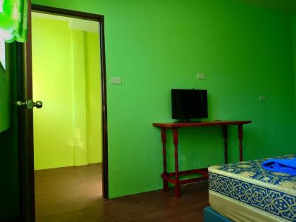santo house - image 17