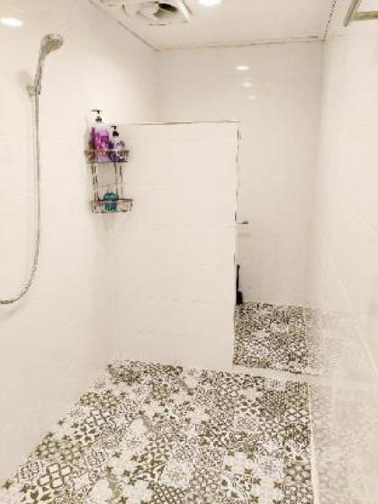 Real Bangkok Guesthouse. Live like a real local. - image 8