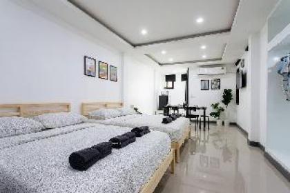 P3 Silom Large 2beds full kitchen WIFI 4-6pax - image 3