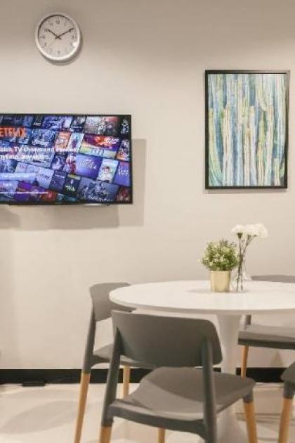 S2 Silom Large room 4-6 guests Full kitchen WIFI - image 12