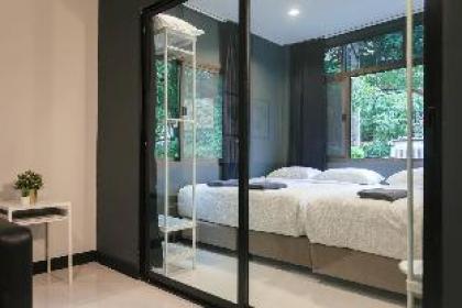 S2 Silom Large room 4-6 guests Full kitchen WIFI - image 7