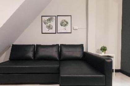 S2 Silom Large room 4-6 guests Full kitchen WIFI - image 9
