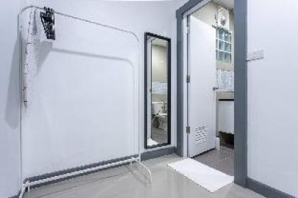 P1 Silom Pan large room full kitchen WIFI 4-6pax - image 2