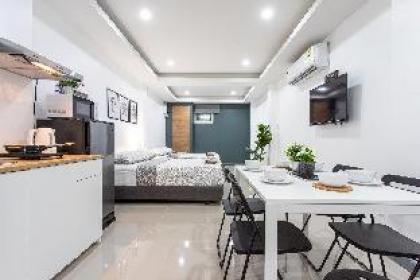 P1 Silom Pan large room full kitchen WIFI 4-6pax - image 7