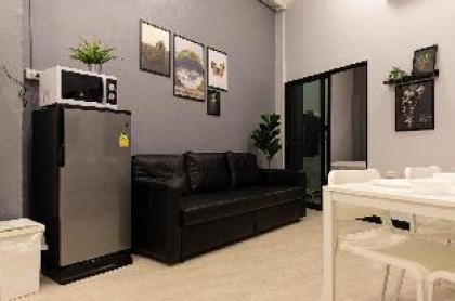 U1 Large 2 bed rooms BTS Udomsuk - image 6