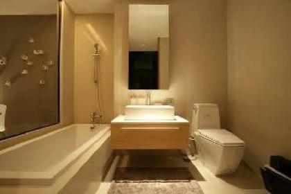 1 Bedroom near Subway and skytrain BANGKOK - image 2