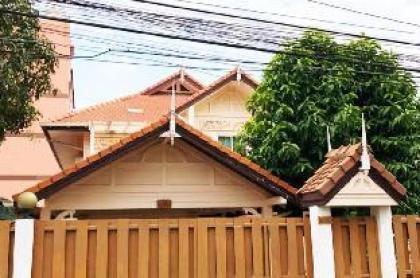 Thai Style Villa Perfect for Family - image 2