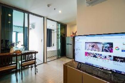 Aspire Sathorn Condo - image 8