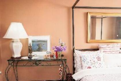 Chic Luxurious 1BR in Upscale Area - image 12