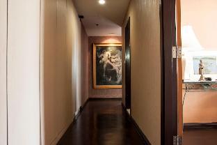 Chic Luxurious 1BR in Upscale Area - image 4