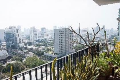 Chic Luxurious 1BR in Upscale Area - image 9