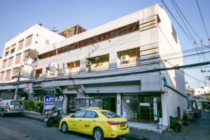 OYO 568 Art Hotel Hua Lamphong - image 12