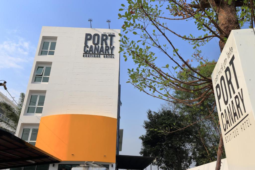 Port Canary Airport Hotel - image 2