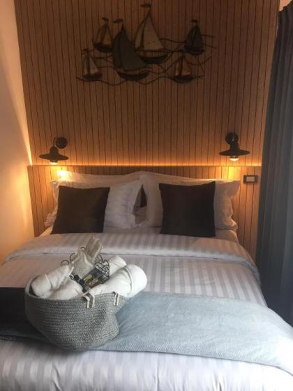 Tree​ for​ rest​ poshtel - image 14