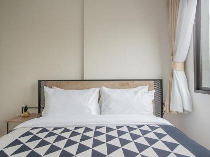 Brand New Luxury 1 Br Near 2Mrt 2Bts 3 Shopping - image 2