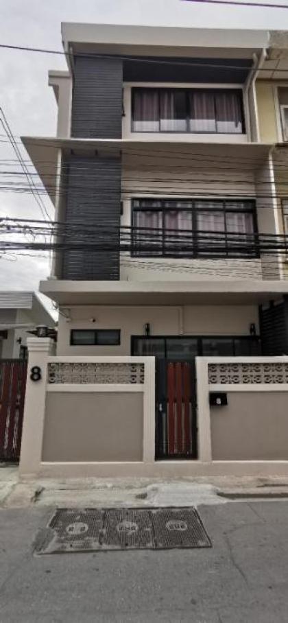 Peaceful house 100m to MRT perfect for groups - image 12