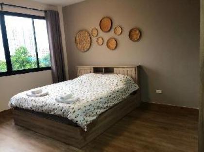 Peaceful house 100m to MRT perfect for groups - image 2