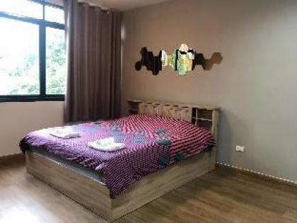 Peaceful house 100m to MRT perfect for groups - image 4
