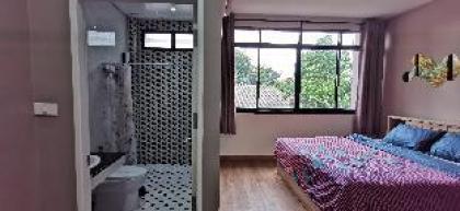 Peaceful house 100m to MRT perfect for groups - image 8