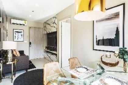 New Luxury Condo Close to BTS Thonlor 1 BR - image 17