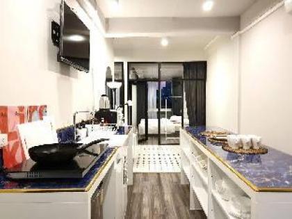 NEW! 2BR SuperB SPARKLING LUXURY - BTS Chong Nonsi