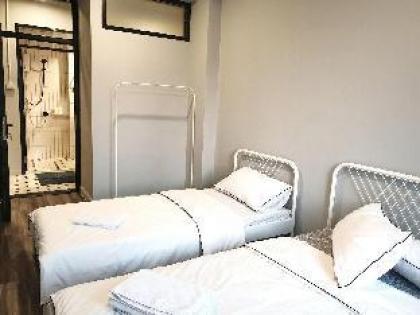 NEW! 2BR SuperB SPARKLING LUXURY - BTS Chong Nonsi - image 16