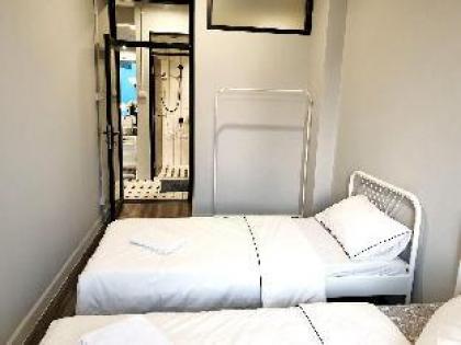 NEW! 2BR SuperB SPARKLING LUXURY - BTS Chong Nonsi - image 17