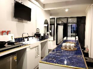 NEW! 2BR SuperB SPARKLING LUXURY - BTS Chong Nonsi - image 3