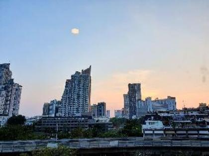 NEW! SPARKLE LUXURY -3FLOORS 6BR- 1 min BTS SILOM - image 15