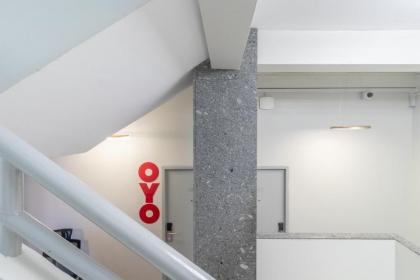 OYO 818 Suksomboon Residence - image 12