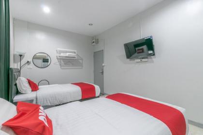 OYO 818 Suksomboon Residence - image 15