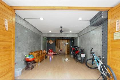 OYO 935 The Palm Apartment - image 6
