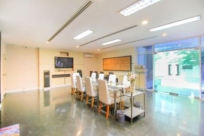 OYO 1002 Pinklao Resort - image 18