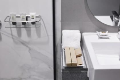 56 SURAWONG HOTEL AND RESIDENCE - image 15