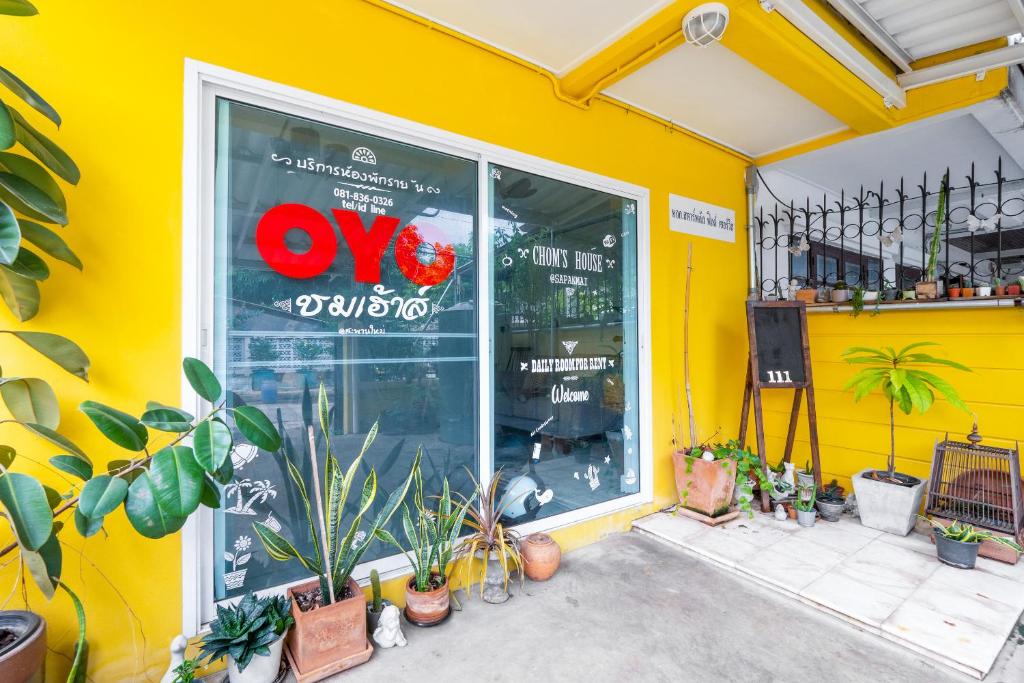 OYO 941 Choms House at Sapanmai - image 2