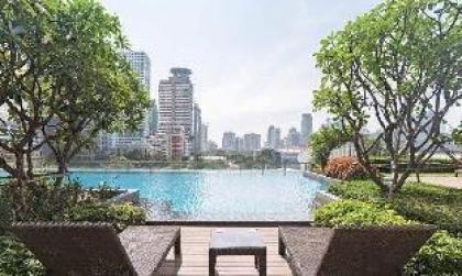 Minimal Decor 190m from MRT Petchaburi - image 15