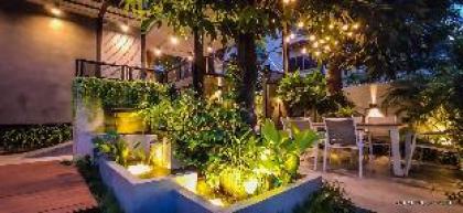 Exclusive access to the whole garden. - image 2