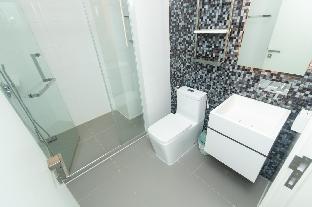 One Bd rm Apt Bangkok view 2-3 min walk to BTS - image 4