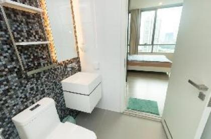 One Bd rm Apt Bangkok view 2-3 min walk to BTS - image 6