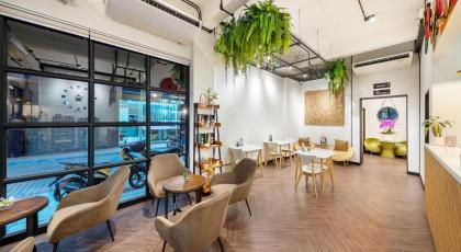 Siam Subway Hostel and Cafe - image 10