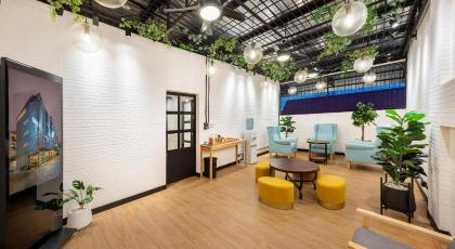 Siam Subway Hostel and Cafe - image 12