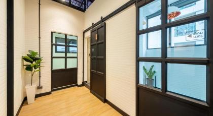 Siam Subway Hostel and Cafe - image 20