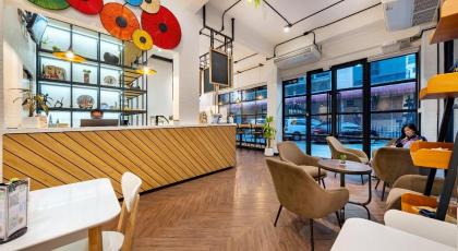 Siam Subway Hostel and Cafe - image 4
