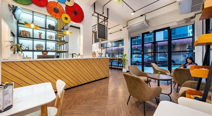 Siam Subway Hostel and Cafe - image 4