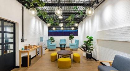 Siam Subway Hostel and Cafe - image 6
